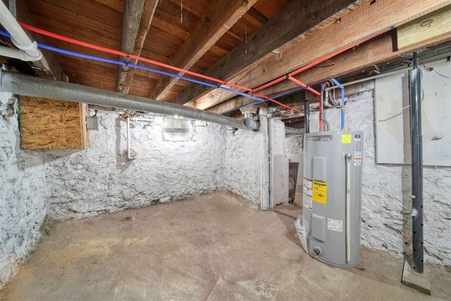 319 W North Street, Jackson, MI 49202