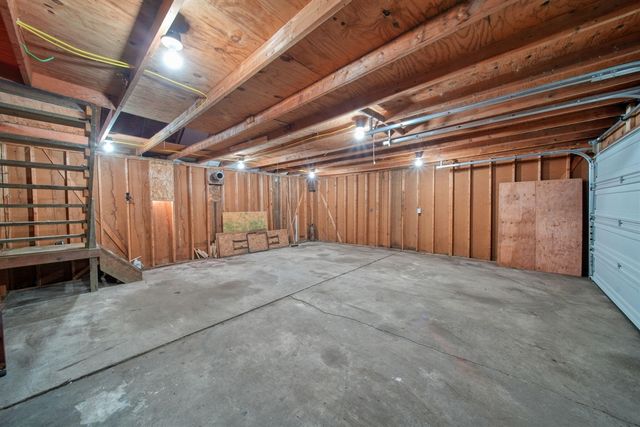 319 W North Street, Jackson, MI 49202