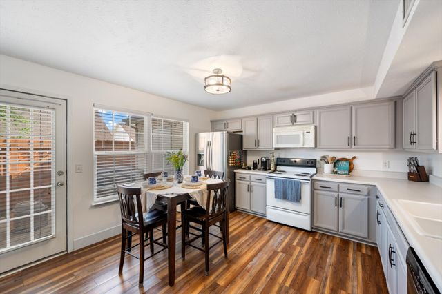 324 Arapaho Dr, Murfreesboro, TN 37128