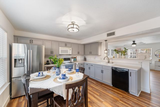 324 Arapaho Dr, Murfreesboro, TN 37128