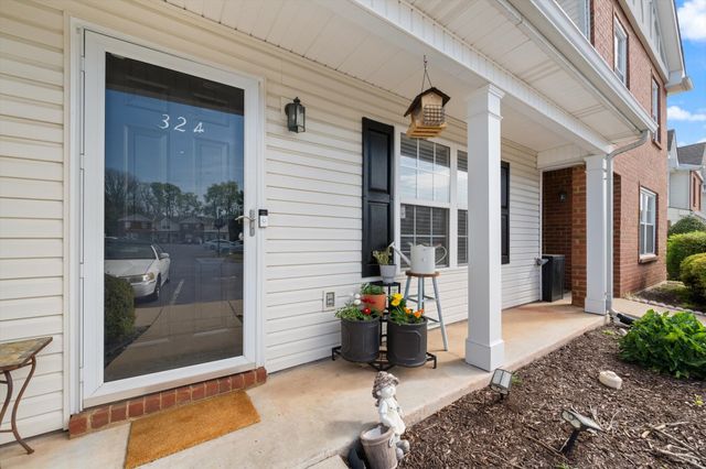 324 Arapaho Dr, Murfreesboro, TN 37128