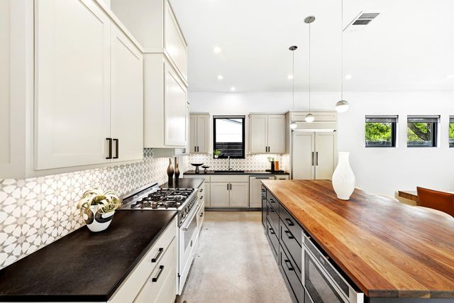 1609 Bauerle Ave, Austin, TX 78704