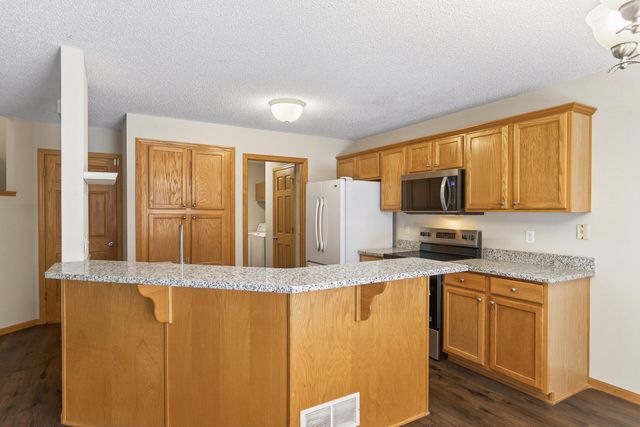 1780 Talon Trail, Eagan, MN 55122