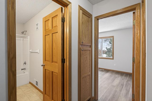 1780 Talon Trail, Eagan, MN 55122