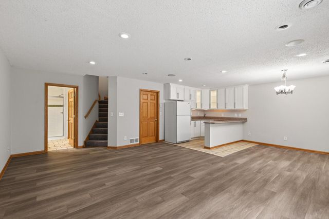 1780 Talon Trail, Eagan, MN 55122