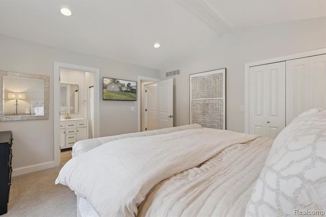 2447 Grove Park Road, Fenton, MI 48430