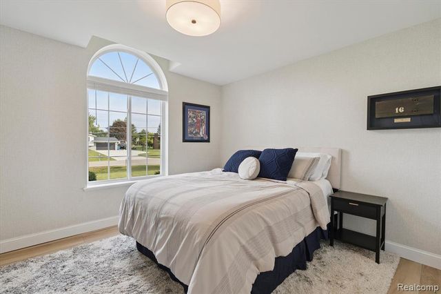 2447 Grove Park Road, Fenton, MI 48430