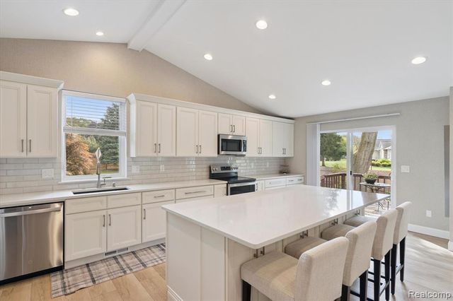 2447 Grove Park Road, Fenton, MI 48430