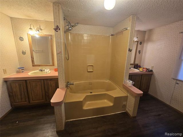 46569 Cheylade, Macomb, MI 48044