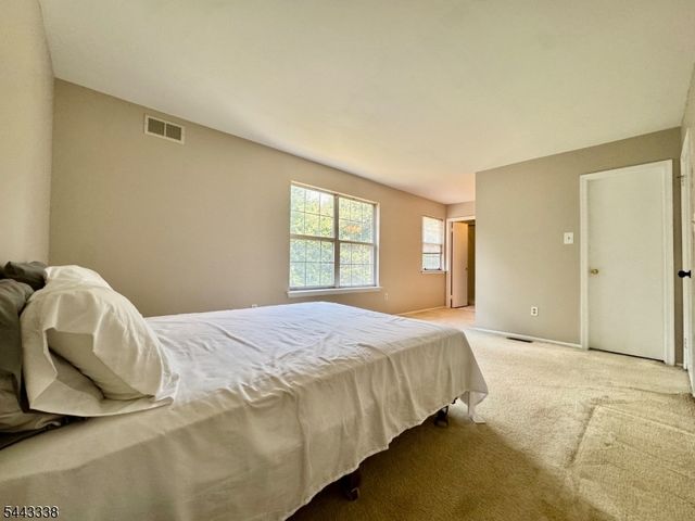 74 Winchester Way, Franklin Twp., NJ 08873