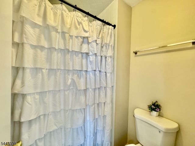 74 Winchester Way, Franklin Twp., NJ 08873