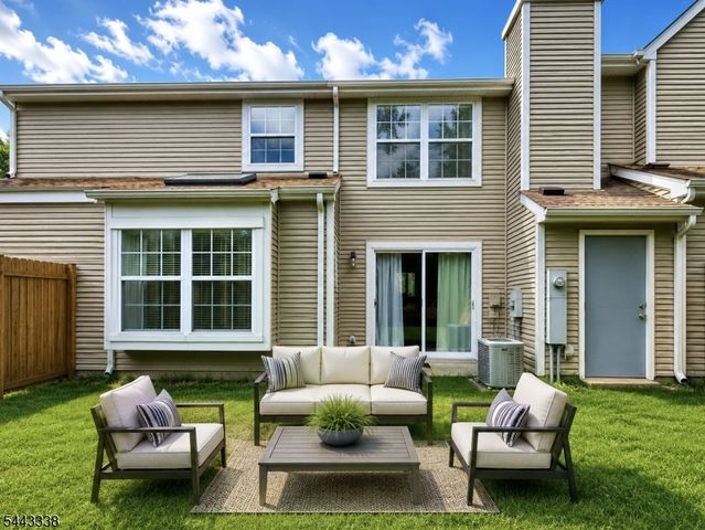 74 Winchester Way, Franklin Twp., NJ 08873