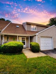 74 Winchester Way, Franklin Twp., NJ 08873