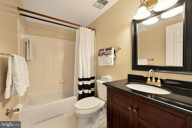 7521 CROSS GATE LN, Alexandria, VA 22315