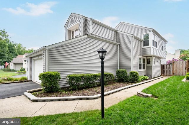 7521 CROSS GATE LN, Alexandria, VA 22315