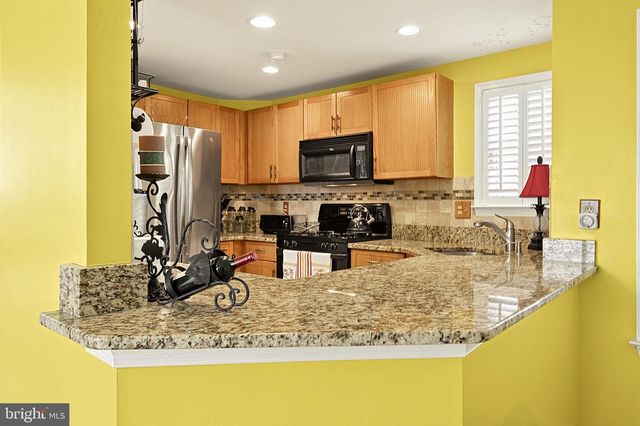 7521 CROSS GATE LN, Alexandria, VA 22315
