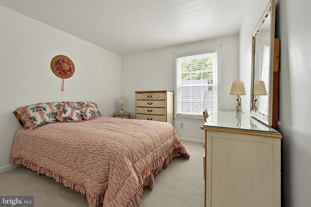 7521 CROSS GATE LN, Alexandria, VA 22315