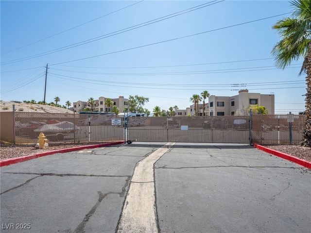 2214 Pebble Creek Lane, Laughlin, NV 89029