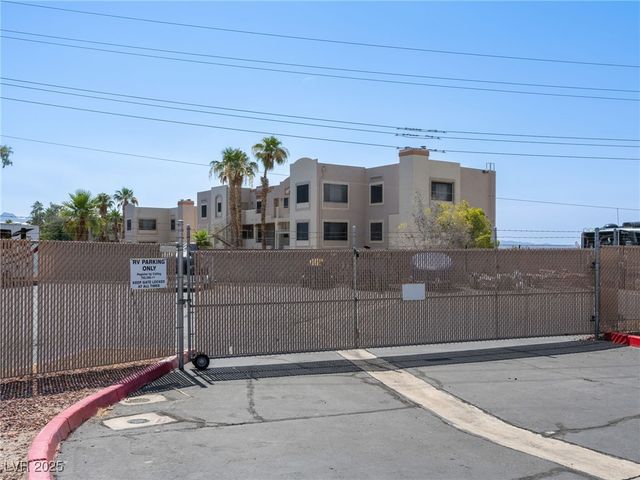 2214 Pebble Creek Lane, Laughlin, NV 89029