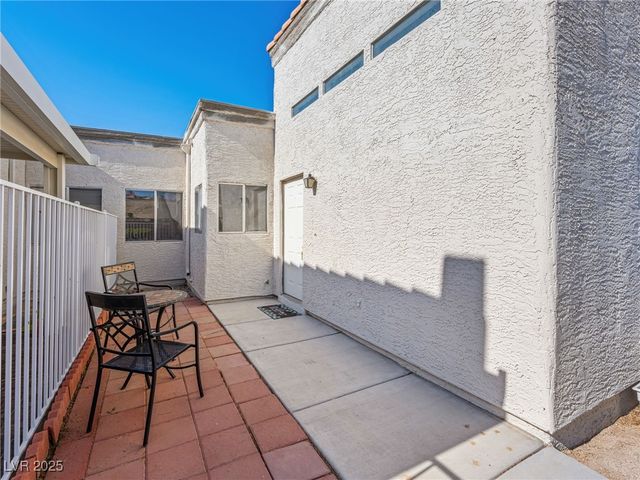 2214 Pebble Creek Lane, Laughlin, NV 89029