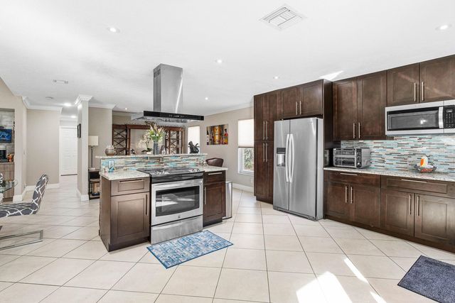 2412 SW 23rd Cranbrook Drive, Boynton Beach, FL 33436