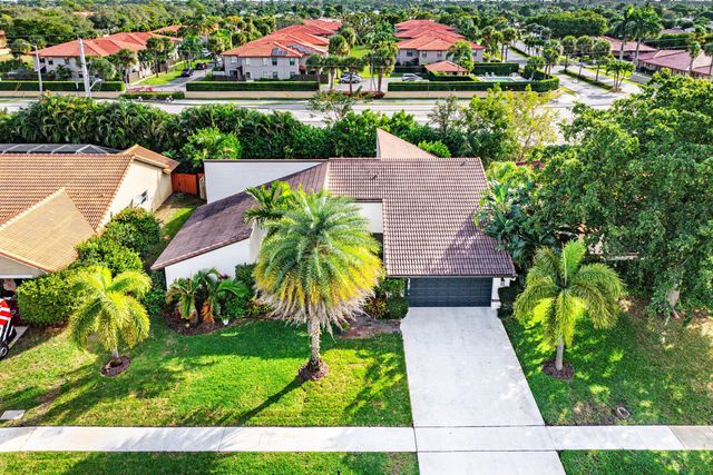 2412 SW 23rd Cranbrook Drive, Boynton Beach, FL 33436