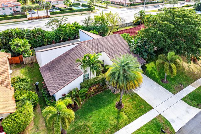 2412 SW 23rd Cranbrook Drive, Boynton Beach, FL 33436