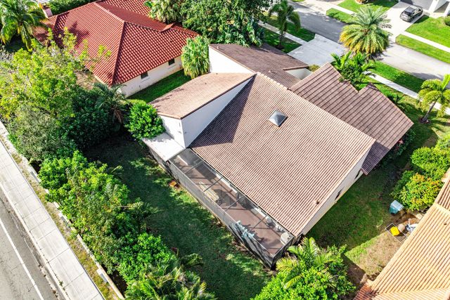 2412 SW 23rd Cranbrook Drive, Boynton Beach, FL 33436