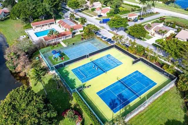 2412 SW 23rd Cranbrook Drive, Boynton Beach, FL 33436