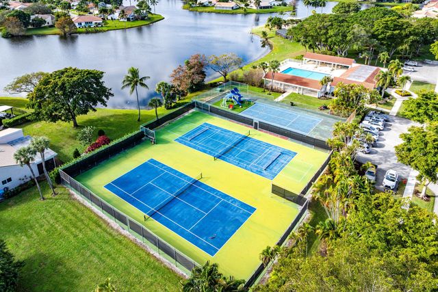 2412 SW 23rd Cranbrook Drive, Boynton Beach, FL 33436