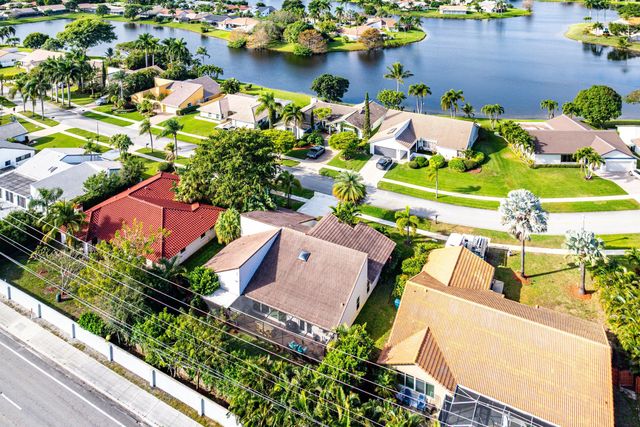 2412 SW 23rd Cranbrook Drive, Boynton Beach, FL 33436