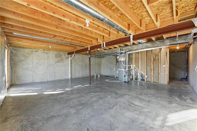 1335 S 4th Street E, Louisburg, KS 66053