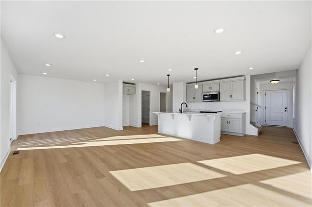 1335 S 4th Street E, Louisburg, KS 66053