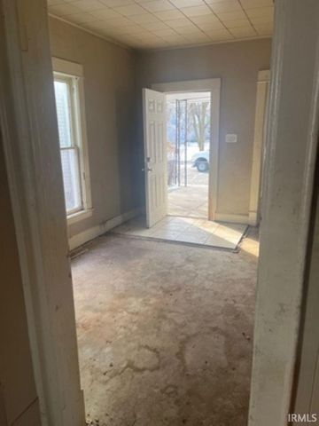 1233 Van Buren Street, South Bend, IN 46628