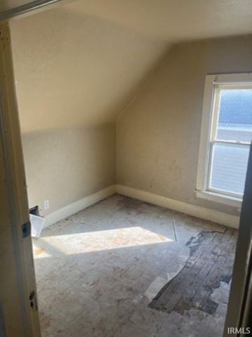 1233 Van Buren Street, South Bend, IN 46628