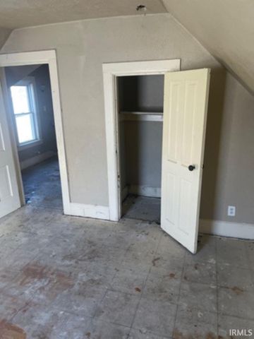 1233 Van Buren Street, South Bend, IN 46628