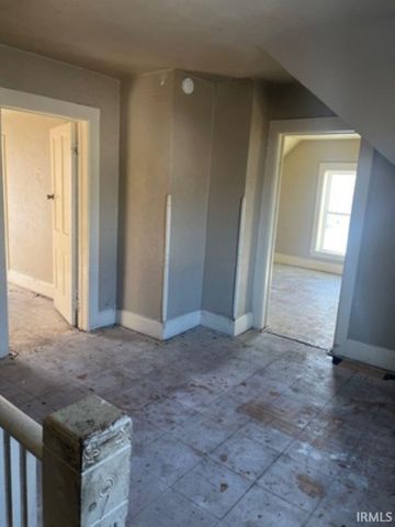 1233 Van Buren Street, South Bend, IN 46628