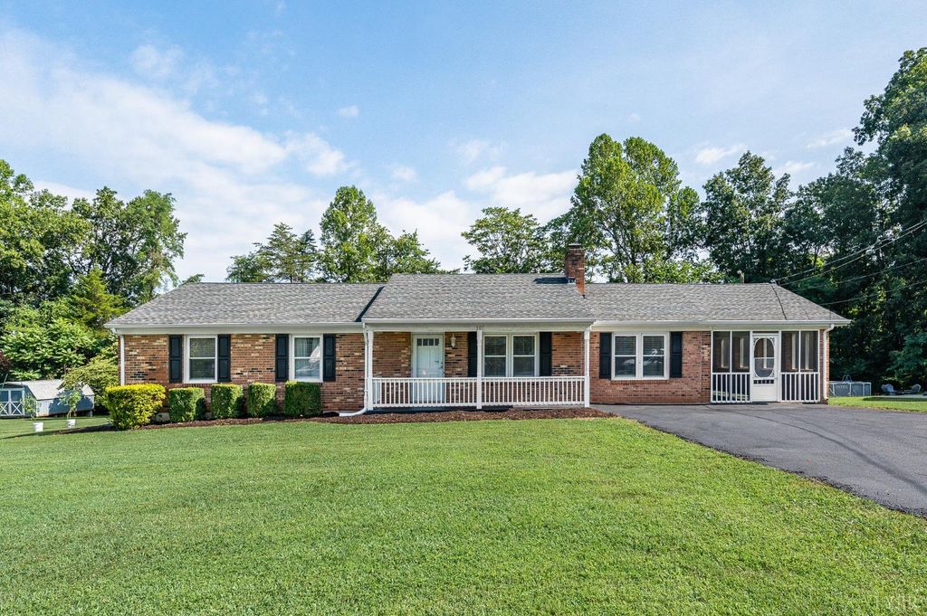 307 Beverly Hill Circle, Lynchburg, VA 24502