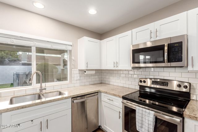 2103 W MCNAIR Street, Chandler, AZ 85224