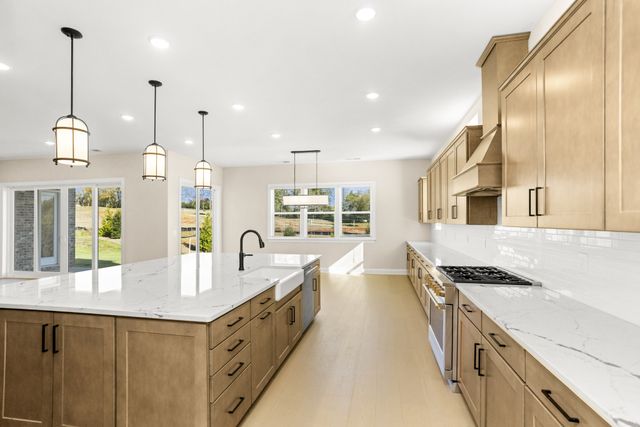 5965 Hunt Valley Dr, Spring Hill, TN 37174