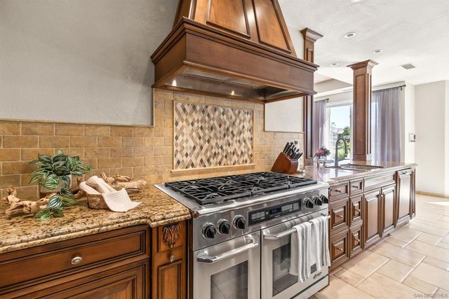 17941 Vista Lomas, Poway, CA 92064