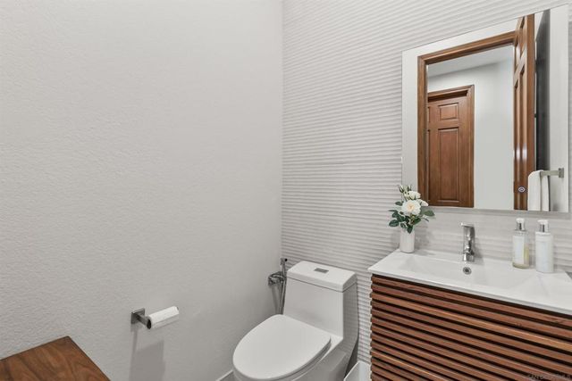 17941 Vista Lomas, Poway, CA 92064