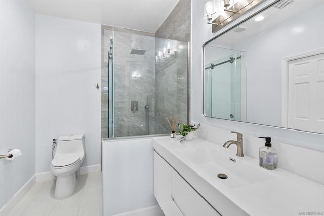 17941 Vista Lomas, Poway, CA 92064