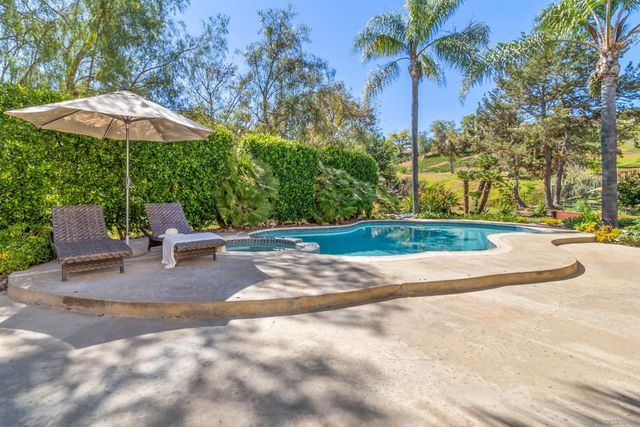 17941 Vista Lomas, Poway, CA 92064