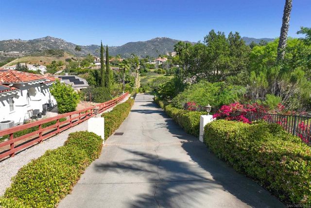 17941 Vista Lomas, Poway, CA 92064
