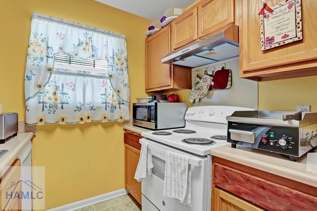7221 Garfield Street, Savannah, GA 31406