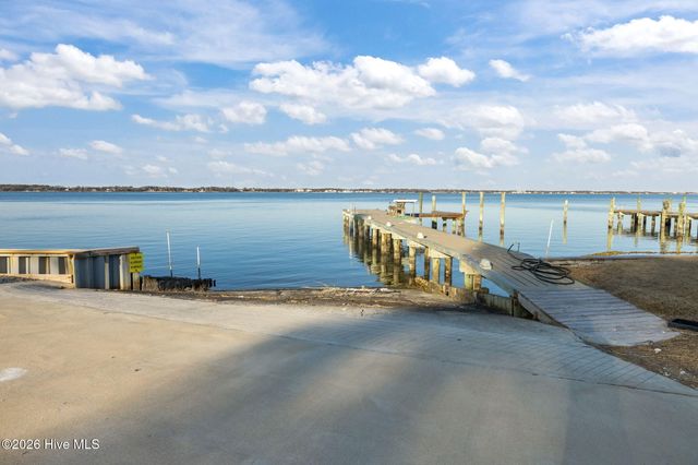 119 Mcginnis Drive, Atlantic Beach, NC 28512