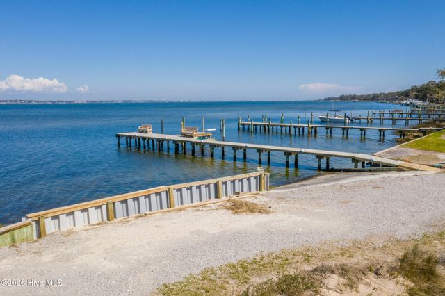 119 Mcginnis Drive, Atlantic Beach, NC 28512