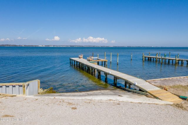 119 Mcginnis Drive, Atlantic Beach, NC 28512