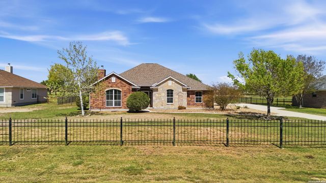 1265 County Road 4516, Castroville, TX 78009